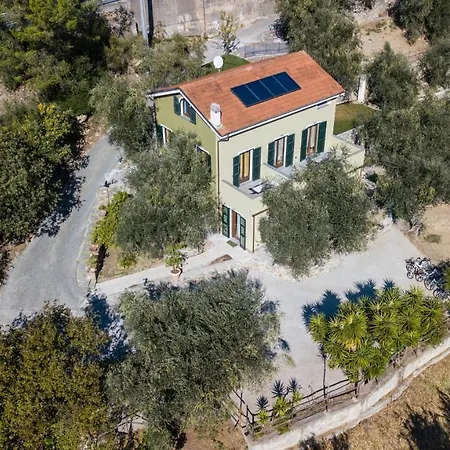 Arco Antico דירה *